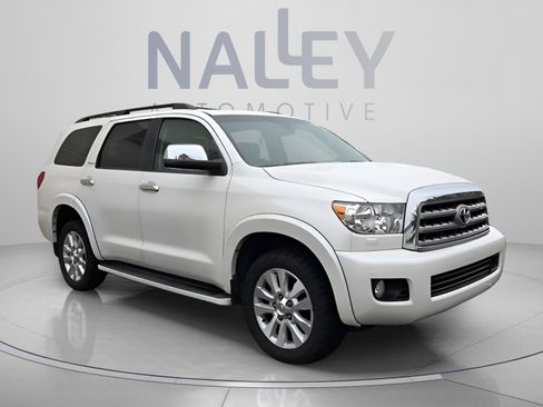 Used 2017 Toyota Sequoia Platinum AWD/4WD image 3