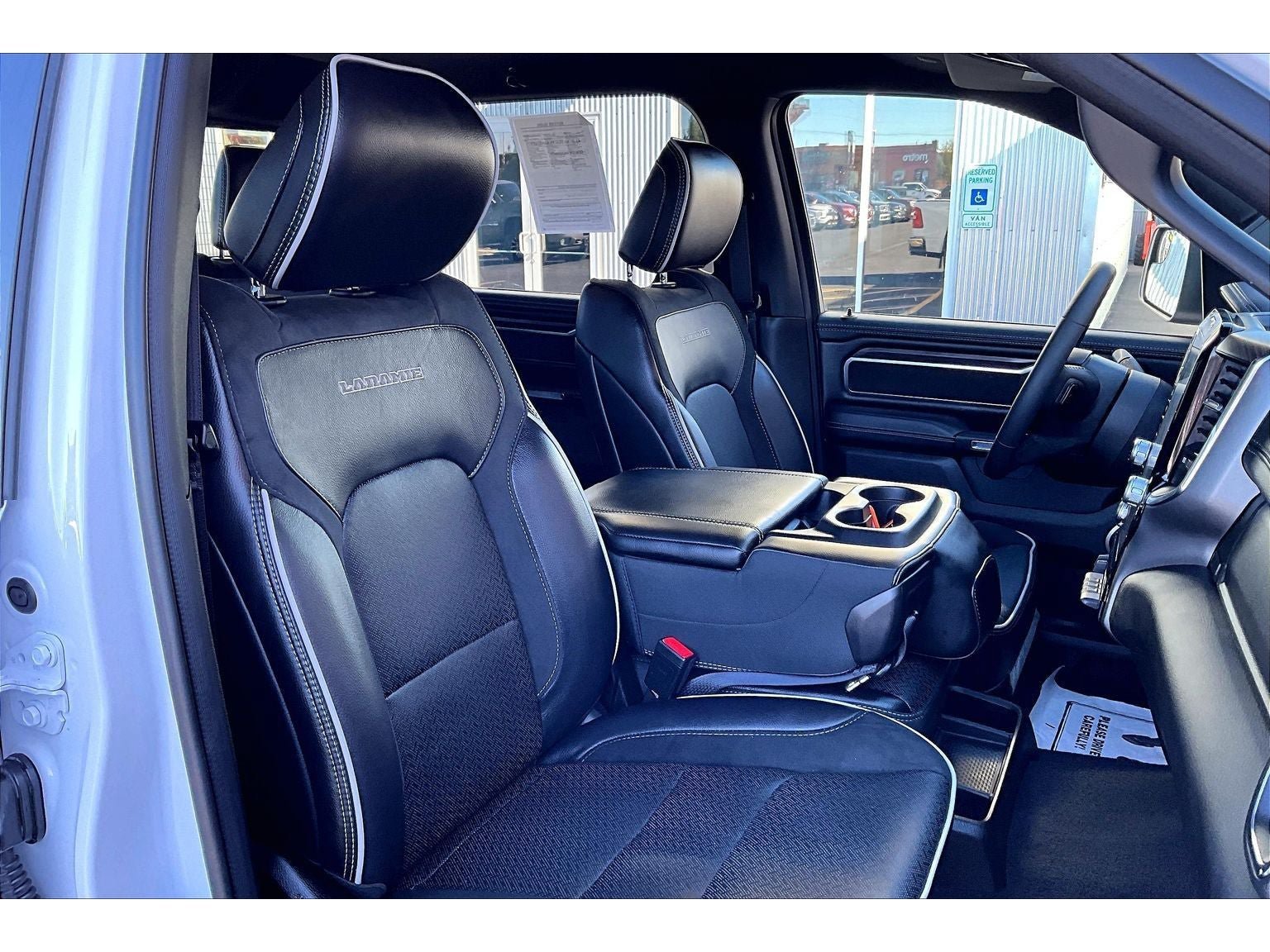 Used 2025 RAM 1500 Laramie AWD/4WD image 8