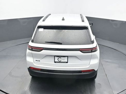 New 2025 Jeep Grand Cherokee Altitude AWD/4WD image 50