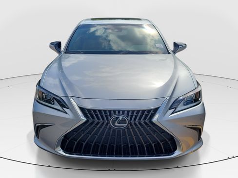 Certified 2023 Lexus ES 250 w/ Premium Package AWD/4WD image 2