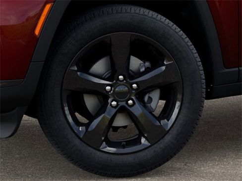 New 2025 Jeep Grand Cherokee L Altitude image 8