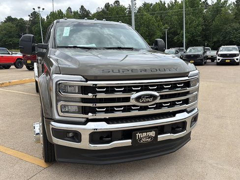 New 2026 Ford F450 Lariat AWD/4WD image 3