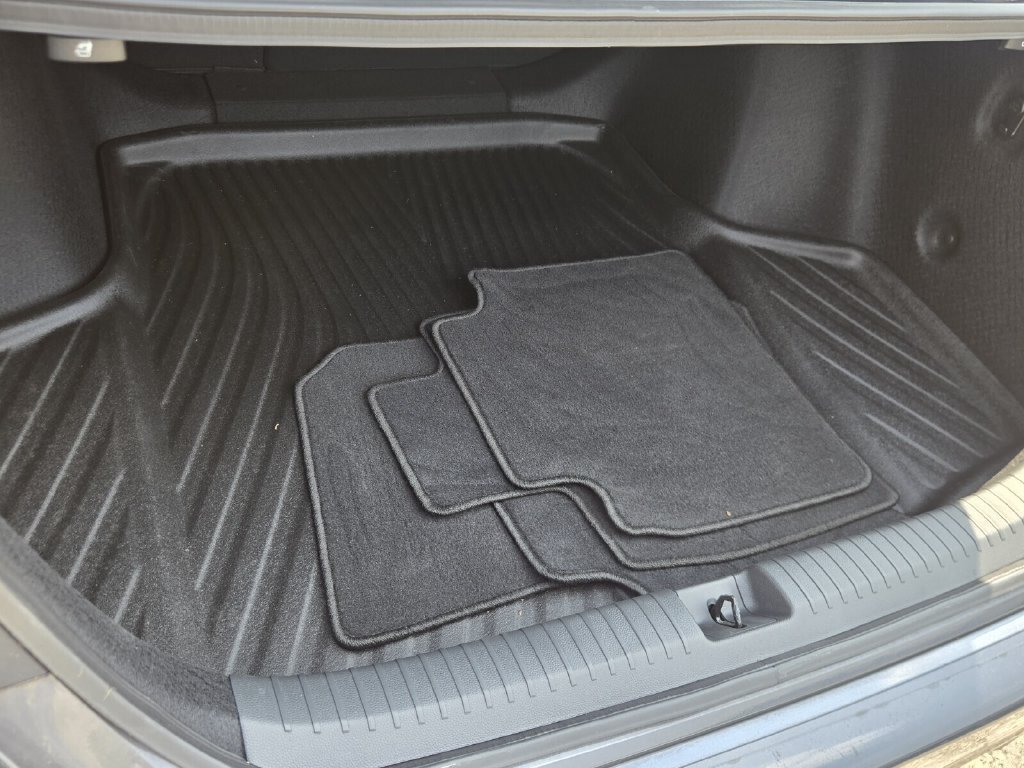 Used 2024 Honda Accord EX image 14