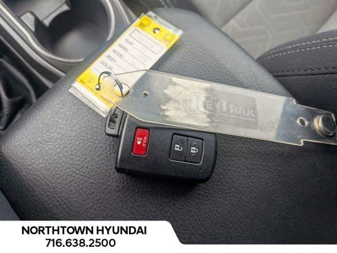 Used 2023 Toyota Tacoma TRD Off-Road image 18