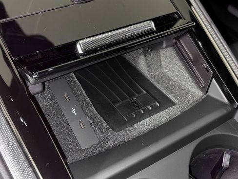 Used 2026 Porsche Panamera 4 image 31