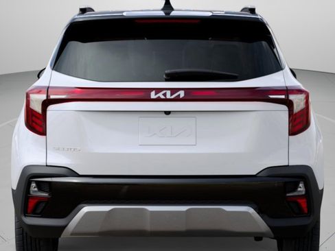 New 2026 Kia Seltos S FWD image 7