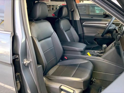 Used 2023 Volkswagen Atlas SE image 8