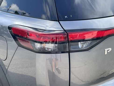 Certified 2024 Nissan Pathfinder SV FWD image 10