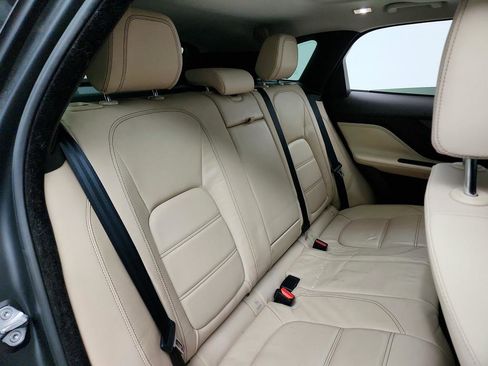 Used 2017 Jaguar F-PACE Prestige image 29