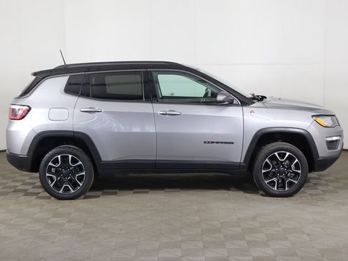 Used 2020 Jeep Compass Trailhawk w/ Leather Interior Group AWD/4WD image 17