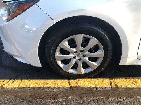 Certified 2025 Toyota Corolla LE FWD image 22