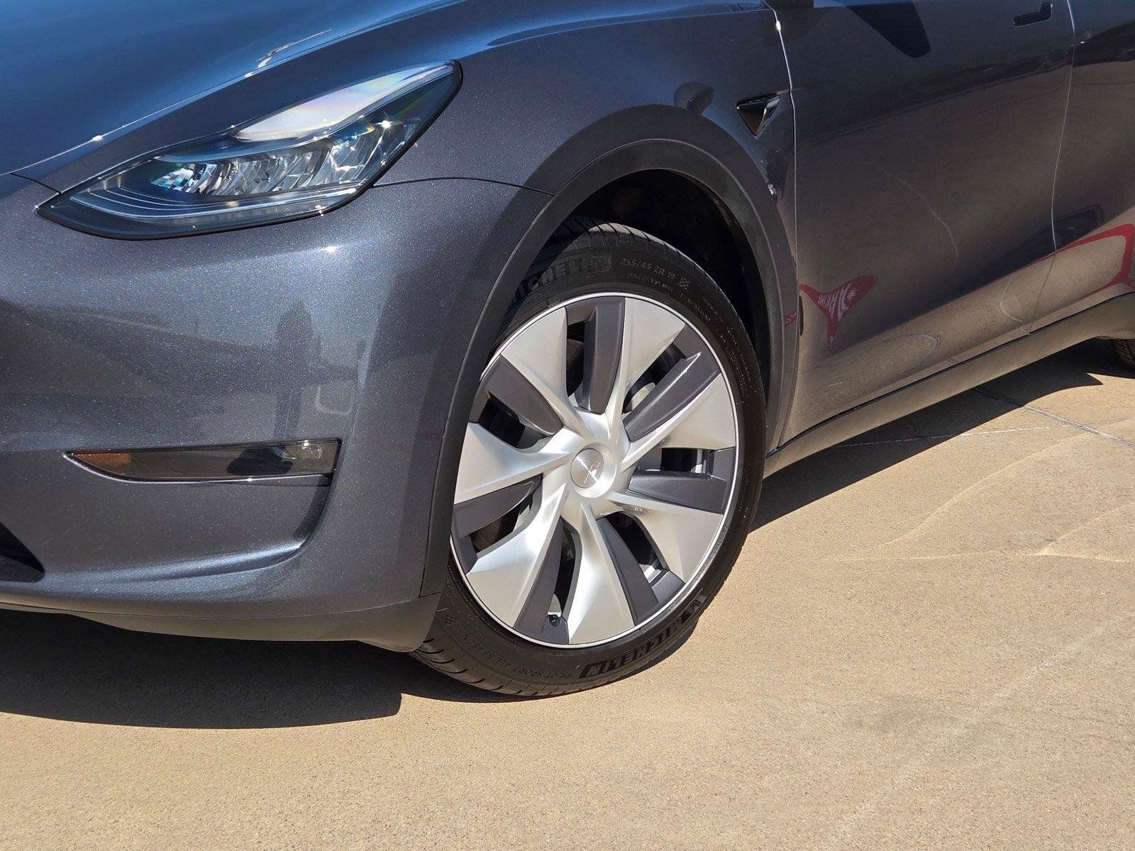 Used 2023 Tesla Model Y Long Range AWD/4WD image 7