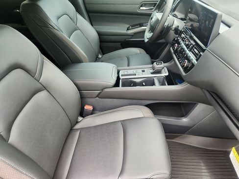 New 2026 Nissan Pathfinder SL FWD image 13