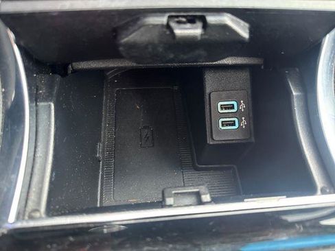 Used 2019 Ford Edge Titanium w/ Cold Weather Package image 31