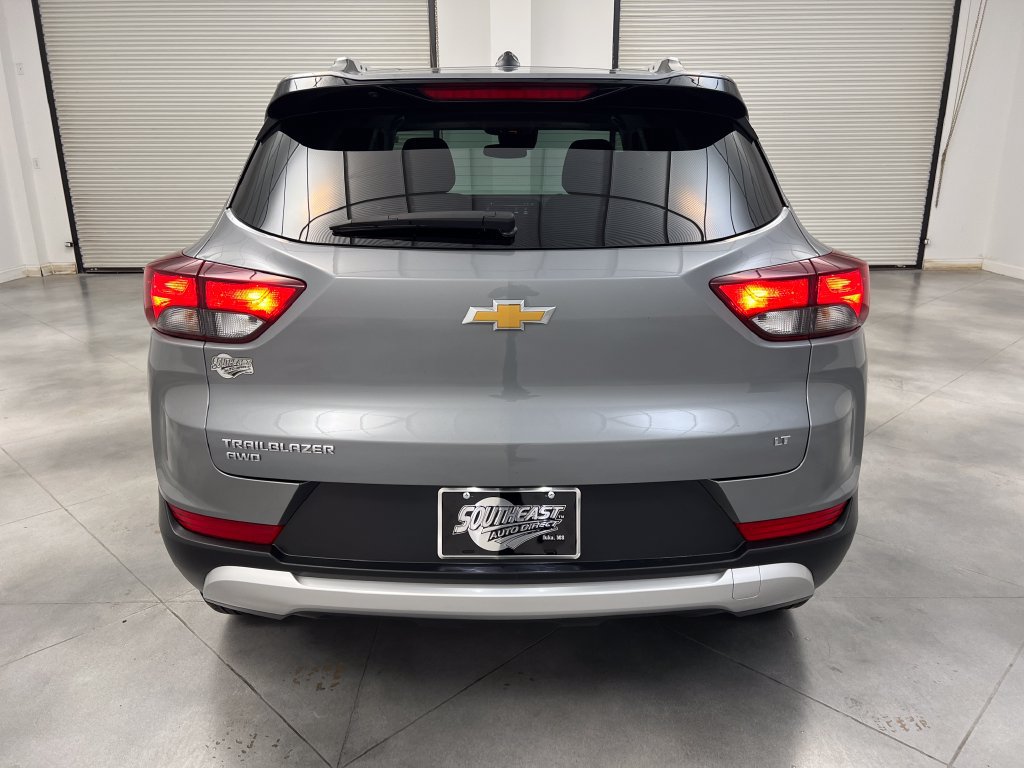 Used 2025 Chevrolet TrailBlazer LT AWD/4WD image 8
