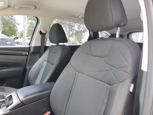 Used 2023 Hyundai Tucson SE FWD image 16