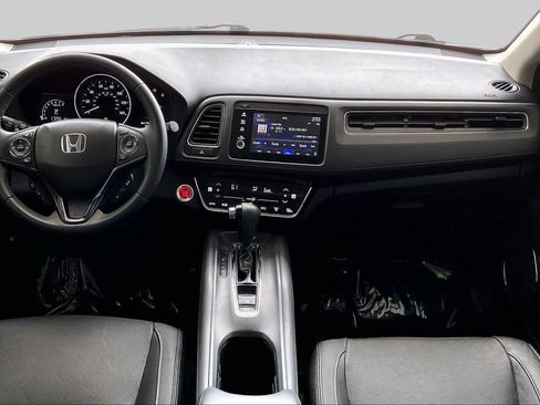 Used 2019 Honda HR-V Touring image 16