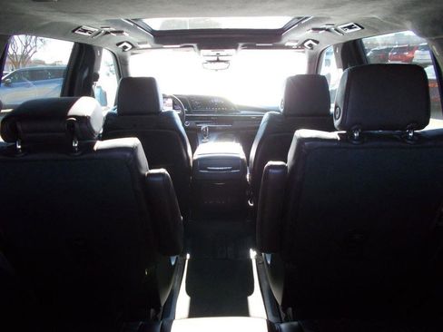 Used 2021 Cadillac Escalade Premium Luxury Platinum image 11