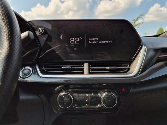 Used 2024 Chevrolet Trax RS w/ Sunroof Package FWD image 22