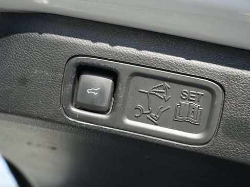 Used 2021 Ford Expedition Limited image 31