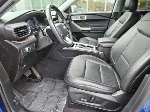 Used 2022 Ford Explorer Limited w/ Equipment Group 301A image 17
