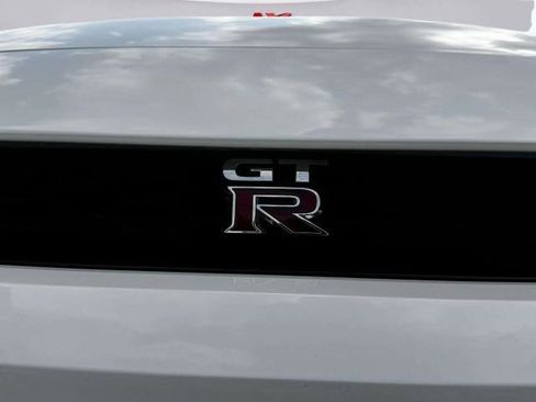 Used 2024 Nissan GT-R w/ Floor Mat Package AWD/4WD image 12