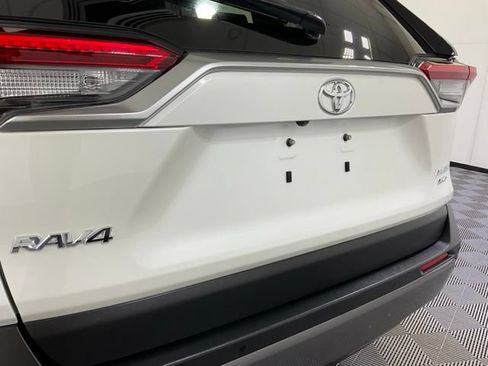 Used 2019 Toyota RAV4 Limited w/ Cold Weather Package AWD/4WD image 6