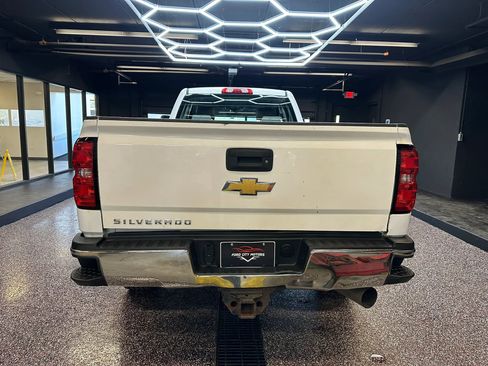 Used 2016 Chevrolet Silverado 2500 W/T AWD/4WD image 6