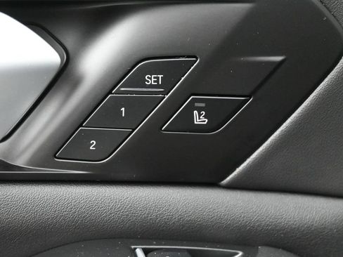 Used 2025 BMW X5 xDrive40i w/ Climate Comfort Package AWD/4WD image 5