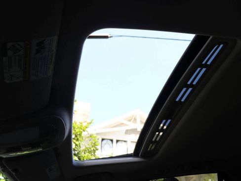 Used 2011 Mercedes-Benz ML 350 2WD image 39