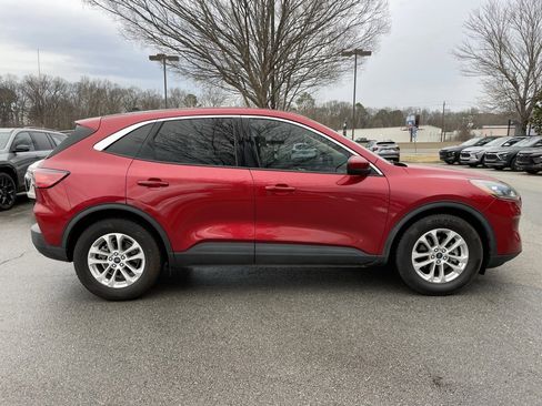 Used 2020 Ford Escape SE image 9
