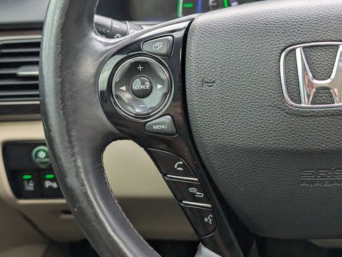 Used 2017 Honda Accord Touring image 14