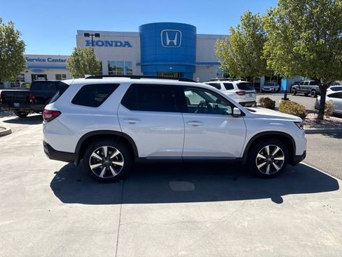 Certified 2023 Honda Pilot Touring image 5