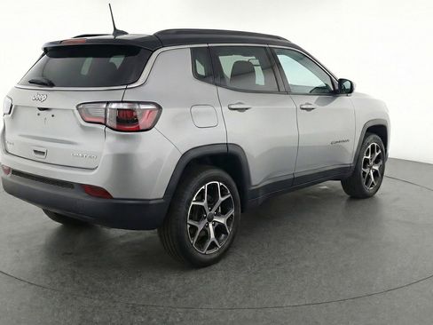 Used 2025 Jeep Compass Limited AWD/4WD image 9