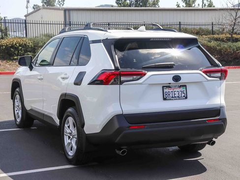 Certified 2020 Toyota RAV4 LE w/ Carpet Mat Package AWD/4WD image 5