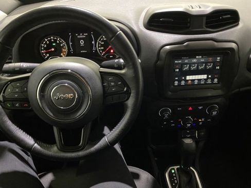 Used 2018 Jeep Renegade Altitude image 19