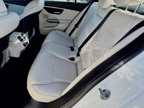 Used 2023 Mercedes-Benz C 300 Sedan image 32