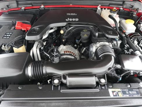 Used 2018 Jeep Wrangler Unlimited Sahara image 28