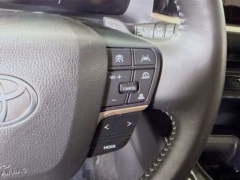 Certified 2025 Toyota Crown Signia AWD/4WD image 23