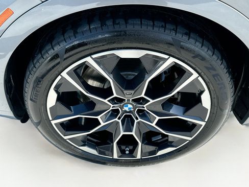 Used 2025 BMW X7 M60i AWD/4WD image 35