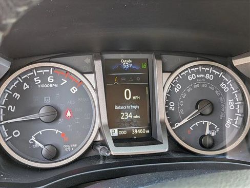 Used 2022 Toyota Tacoma SR5 w/ Technology Package image 10