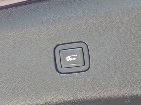 Used 2020 Buick Enclave Avenir w/ Avenir Technology Package FWD image 15