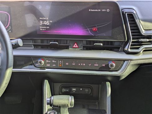 Used 2024 Kia Sportage EX image 22