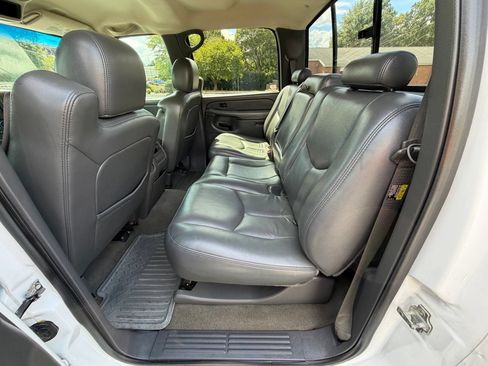 Used 2006 Chevrolet Silverado 3500 2WD Crew Cab image 16