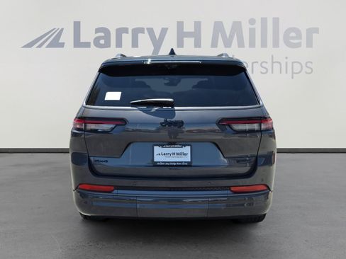 New 2026 Jeep Grand Cherokee L Summit w/ Obsidian Package AWD/4WD image 4