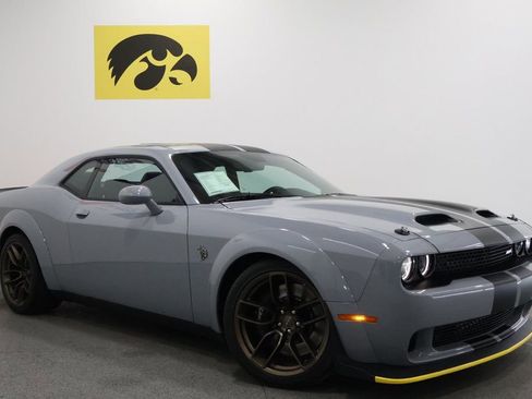 Used 2022 Dodge Challenger SRT Hellcat image 2