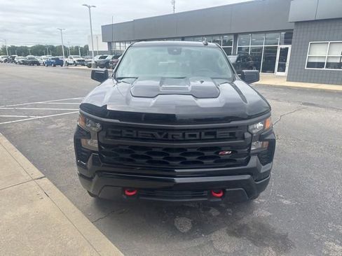 Used 2024 Chevrolet Silverado 1500 Custom Trail Boss AWD/4WD image 3