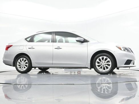 Used 2019 Nissan Sentra SV FWD image 40