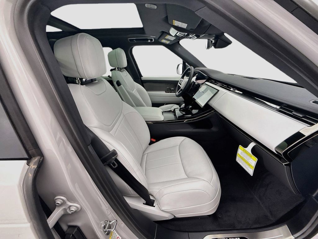 New 2026 Land Rover Range Rover Sport SE AWD/4WD image 19