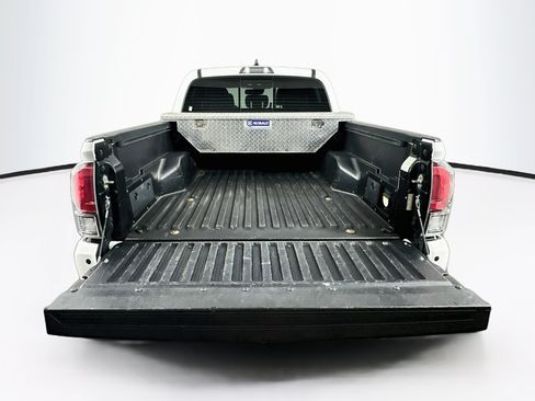 Used 2018 Toyota Tacoma TRD Pro AWD/4WD image 28